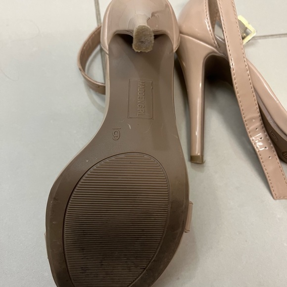 Nude heels - Picture 3 of 3